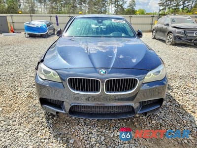 Piąte zdjęcie samochodu w środku: 2013 BMW M5 VIN:WBSFV9C58DC773089 - miniatura