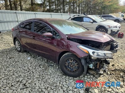Czwarte zdjęcie samochodu z boku: 2017 KIA FORTE LX VIN:3KPFL4A76HE143316 - miniatura