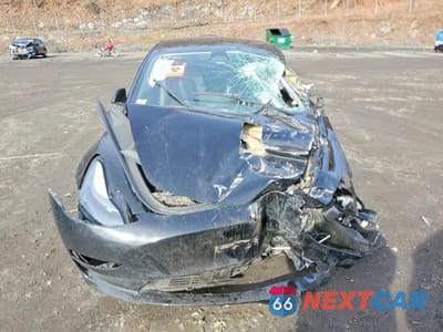 Piąte zdjęcie samochodu w środku: 2023 TESLA MODEL 3 VIN:5YJ3E1EAXPF434976 - miniatura