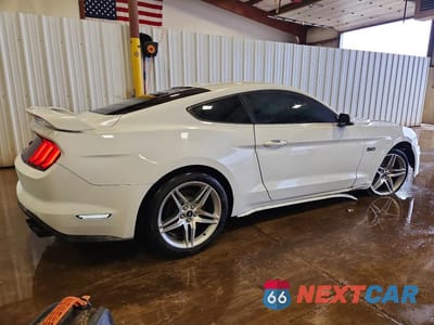 Trzecie zdjęcie samochodu z tyłu: 2019 FORD MUSTANG GT VIN:1FA6P8CFXK5198909 - miniatura