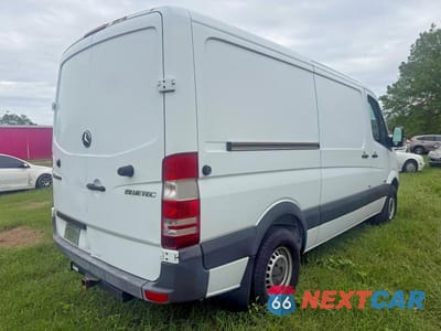Czwarte zdjęcie samochodu z boku: 2013 MERCEDES-BENZ SPRINTER 2500 VIN:WD3PE7CC9D5739255 - miniatura