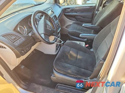 Zdjęcie 7 z 13 samochodu: 2012 DODGE GRAND CARAVAN SE VIN:2C4RDGBG7CR350427 - miniatura
