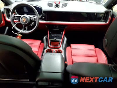 Zdjęcie 8 z 14 samochodu: 2025 PORSCHE CAYENNE COUPE VIN:WP1BA2AY5SDA29817 - miniatura