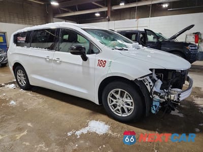 Czwarte zdjęcie samochodu z boku: 2025 CHRYSLER VOYAGER LX VIN:2C4RC1CG9SR608296 - miniatura