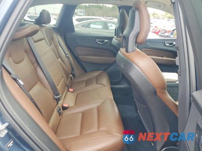 Zdjęcie 11 z 13 samochodu: 2018 VOLVO XC60 T5 MOMENTUM VIN:YV4102RK2J1003334 - miniatura