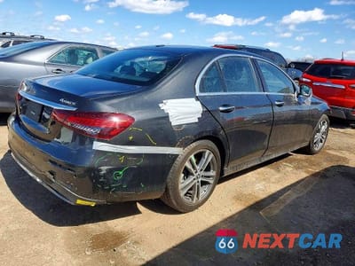 Trzecie zdjęcie samochodu z tyłu: 2023 MERCEDES-BENZ E 350 4MATIC VIN:W1KZF8EB2PB186613 - miniatura