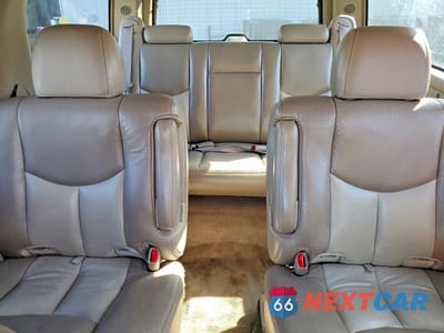 Zdjęcie 10 z 13 samochodu: 2005 GMC YUKON XL DENALI VIN:1GKFK66U35J212186 - miniatura
