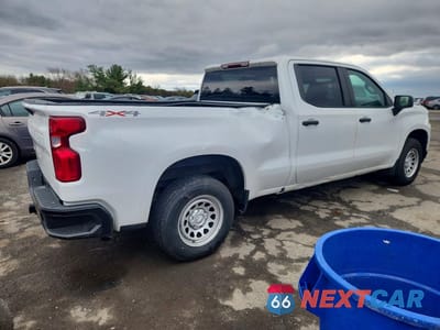 Trzecie zdjęcie samochodu z tyłu: 2019 CHEVROLET SILVERADO K1500 VIN:1GCPYAEHXKZ268905 - miniatura