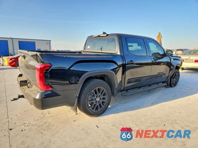 Trzecie zdjęcie samochodu z tyłu: 2026 TOYOTA TUNDRA LIMITED VIN:5TFZA5ABXTX055794 - miniatura