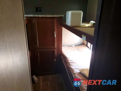 Piąte zdjęcie samochodu w środku: 2016 KEYSTONE PASSPORT CAMPER VIN:4YDT29223GT414292 - miniatura