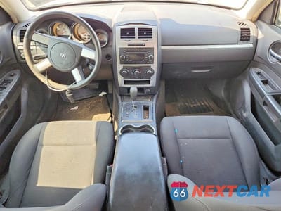 Zdjęcie 8 z 12 samochodu: 2010 DODGE CHARGER SXT VIN:2B3CA3CV7AH235318 - miniatura