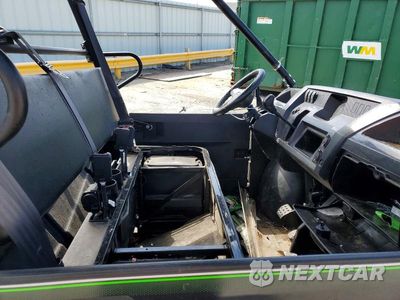 Piąte zdjęcie samochodu w środku: 2024 KAWASAKI MULE P FXT UTILITY VEHICLE VIN:JKAATCA18RB502254 - miniatura