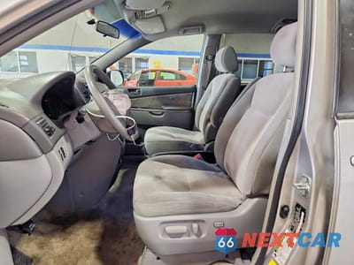 Zdjęcie 7 z 12 samochodu: 2007 TOYOTA SIENNA LE 7-PASSENGER VIN:5TDZK23C67S068491 - miniatura