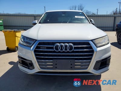 Piąte zdjęcie samochodu w środku: 2018 AUDI Q7 PREMIUM PLUS VIN:WA1LHAF75JD002749 - miniatura