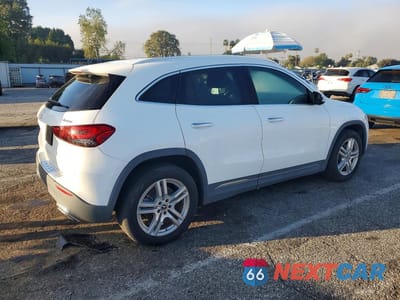 Trzecie zdjęcie samochodu z tyłu: 2022 MERCEDES-BENZ GLA 250 4MATIC VIN:W1N4N4HB8NJ317485 - miniatura