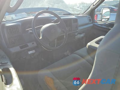 Zdjęcie 8 z 12 samochodu: 2003 FORD F350 SRW SUPER DUTY VIN:3FTSX31L03MB47015 - miniatura