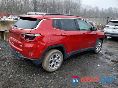 Trzecie zdjęcie samochodu z tyłu: 2025 JEEP COMPASS LATITUDE VIN:3C4NJDBN2ST569943 - miniatura