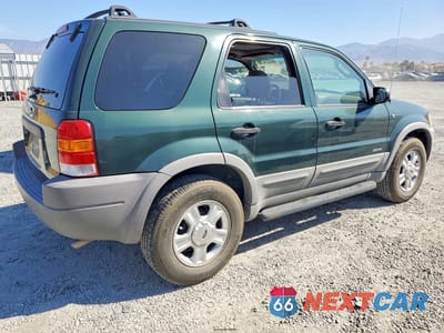 Trzecie zdjęcie samochodu z tyłu: 2002 FORD ESCAPE XLT VIN:1FMCU03162KB54060 - miniatura
