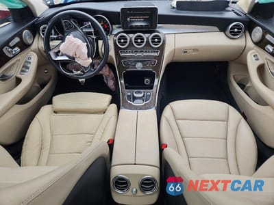 Zdjęcie 8 z 12 samochodu: 2017 MERCEDES-BENZ C 300 4MATIC VIN:55SWF4KB4HU179816 - miniatura
