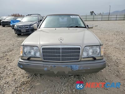 Piąte zdjęcie samochodu w środku: 1995 MERCEDES-BENZ E 320 VIN:WDBEA66E8SC278587 - miniatura