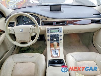 Zdjęcie 8 z 12 samochodu: 2009 VOLVO V70 3.2 VIN:YV1BW982X91082581 - miniatura