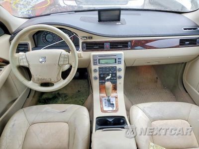 Zdjęcie 8 z 12 samochodu: 2009 VOLVO V70 3.2 VIN:YV1BW982X91082581 - miniatura