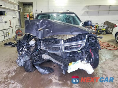 Piąte zdjęcie samochodu w środku: 2020 DODGE JOURNEY SE VIN:3C4PDCAB8LT195115 - miniatura