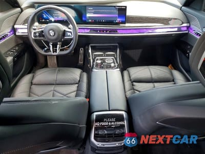Zdjęcie 8 z 11 samochodu: 2025 BMW 740 I VIN:WBA23EH04SCV25742 - miniatura