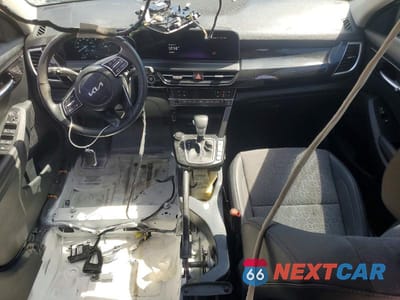 Zdjęcie 8 z 14 samochodu: 2024 KIA SELTOS X-LINE VIN:KNDEUCA75R7626767 - miniatura