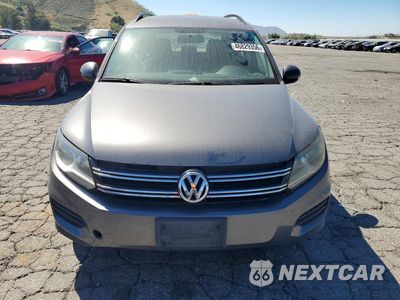 Piąte zdjęcie samochodu w środku: 2015 VOLKSWAGEN TIGUAN S VIN:WVGAV7AX9FW613035 - miniatura