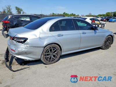 Trzecie zdjęcie samochodu z tyłu: 2021 MERCEDES-BENZ E 350 VIN:W1KZF8DBXMA984330 - miniatura