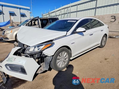 2016 HYUNDAI SONATA HYBRID SE KMHE24L15GA038836 - główne zdjęcie licytacji z USA - miniatura