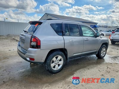Trzecie zdjęcie samochodu z tyłu: 2016 JEEP COMPASS LATITUDE VIN:1C4NJCEA8GD620006 - miniatura