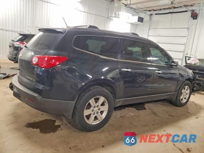 Trzecie zdjęcie samochodu z tyłu: 2011 CHEVROLET TRAVERSE LT VIN:1GNKVGEDXBJ405902 - miniatura