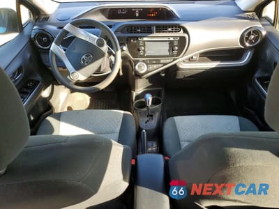 Zdjęcie 8 z 12 samochodu: 2015 TOYOTA PRIUS C TWO VIN:JTDKDTB36F1090604 - miniatura