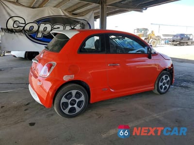 Trzecie zdjęcie samochodu z tyłu: 2016 FIAT 500 ELECTRIC VIN:3C3CFFGE1GT113781 - miniatura