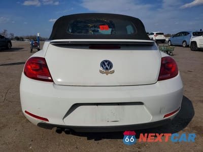 Zdjęcie 6 z 12 samochodu: 2015 VOLKSWAGEN BEETLE 1.8T VIN:3VW517AT5FM816578 - miniatura