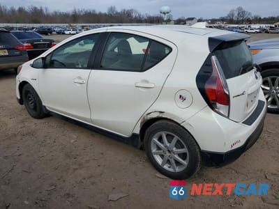 Drugie zdjęcie samochodu z przodu: 2017 TOYOTA PRIUS C VIN:JTDKDTB32H1591637 - miniatura