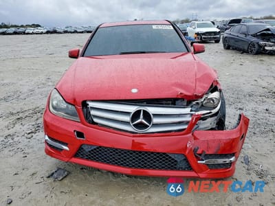 Piąte zdjęcie samochodu w środku: 2013 MERCEDES-BENZ C VIN:WDDGF4HB3DA829533 - miniatura