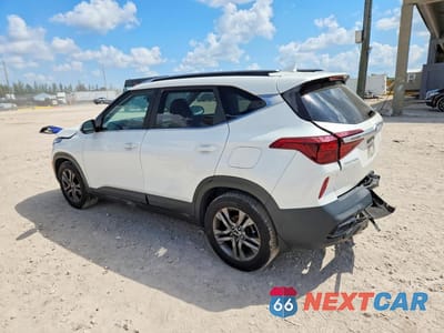 Drugie zdjęcie samochodu z przodu: 2023 KIA SELTOS S VIN:KNDEU2AAXP7374887 - miniatura