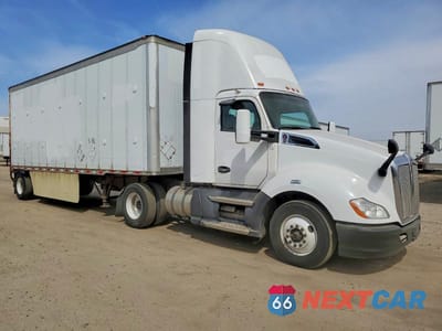 2016 KENWORTH T680 SEMI TRUCK 1XKYA48X3GJ496655 - główne zdjęcie licytacji z USA - miniatura