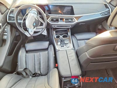 Zdjęcie 8 z 14 samochodu: 2019 BMW X7 XDRIVE40I VIN:5UXCW2C51KL086692 - miniatura