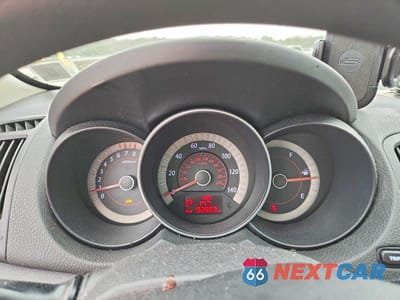 Zdjęcie 9 z 12 samochodu: 2012 KIA FORTE EX VIN:KNAFU4A2XC5474435 - miniatura