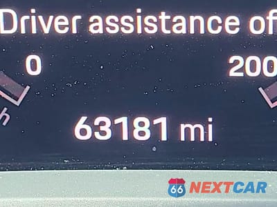 Zdjęcie 8 z 11 samochodu: 2021 PORSCHE TAYCAN VIN:WP0AA2Y16MSA18753 - miniatura