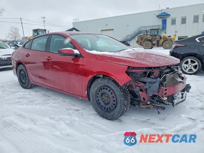 Czwarte zdjęcie samochodu z boku: 2019 CHEVROLET MALIBU LT VIN:1G1ZD5ST9KF220147 - miniatura