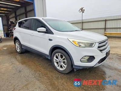 Czwarte zdjęcie samochodu z boku: 2017 FORD ESCAPE SE VIN:1FMCU0GDXHUA69448 - miniatura