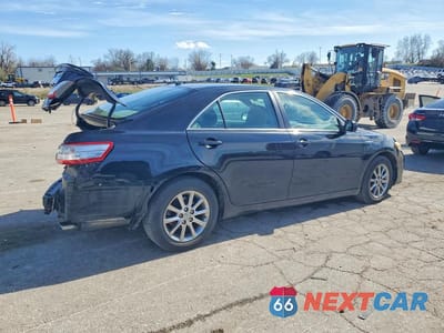 Trzecie zdjęcie samochodu z tyłu: 2010 TOYOTA CAMRY HYBRID BASE VIN:4T1BB3EK4AU125779 - miniatura