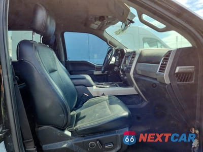 Piąte zdjęcie samochodu w środku: 2017 FORD F350 SUPER DUTY VIN:1FT8W3DT7HEC39566 - miniatura