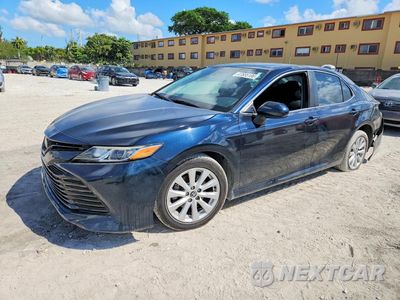 2020 TOYOTA CAMRY LE 4T1C11AK5LU900742 - główne zdjęcie licytacji z USA - miniatura