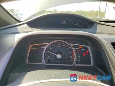Zdjęcie 9 z 13 samochodu: 2008 HONDA CIVIC LX VIN:2HGFG12618H576718 - miniatura